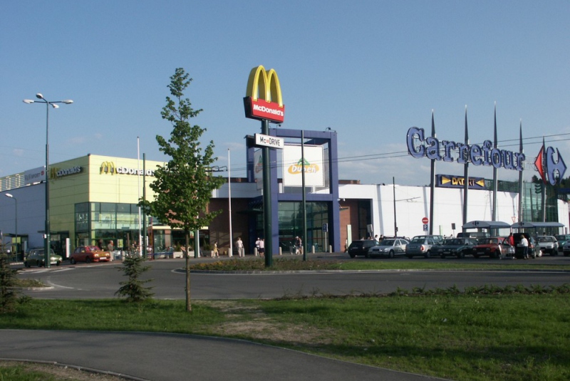 Obchodné centrum Dubeň a Hypermarket Carrefour, Žilina
