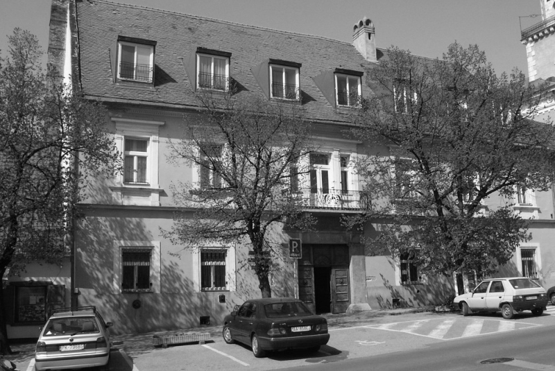 Obnova a nadstavba historickej radnice v Modre